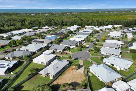 11 Peregian Ct, Blacks Beach, QLD 4740