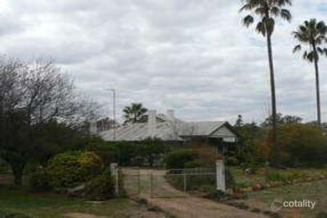 10-12 Young St, Oaklands, NSW 2646