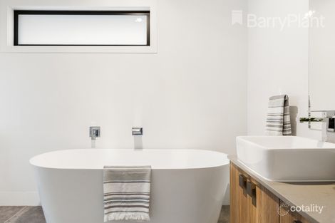 Property photo of 97 Cornwall Road Pascoe Vale VIC 3044