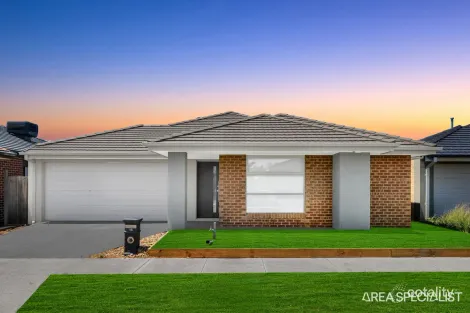 16 Houston Dr, Thornhill Park, VIC 3335