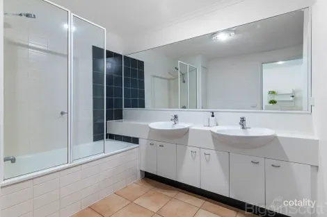 Property photo of 21/20 Esplanade St Kilda VIC 3182