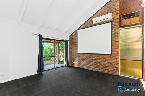 6 Kenevi Cl, Riverhills, QLD 4074