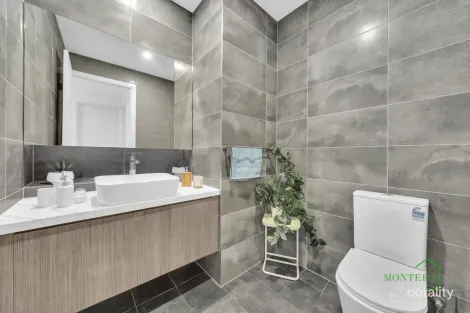 Property photo of 21 Avisha Way Greenvale VIC 3059