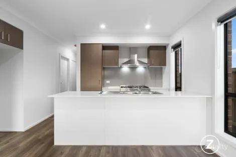 Property photo of 8 Silvereye Circuit Beveridge VIC 3753