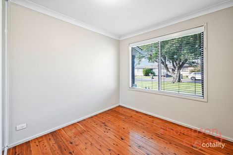 Property photo of 8 Curlew Crescent Woodberry NSW 2322