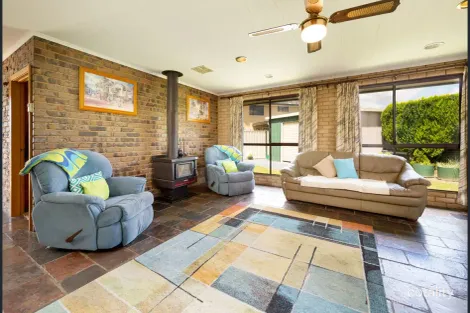 Property photo of 3 Diosma Court Wodonga VIC 3690