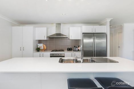 Property photo of 28 Stockyard Crescent Horsley NSW 2530
