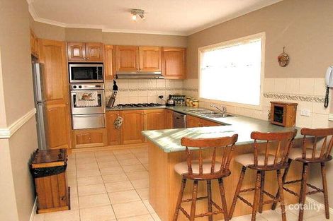 Property photo of 74 Cherryhills Drive Cranbourne VIC 3977
