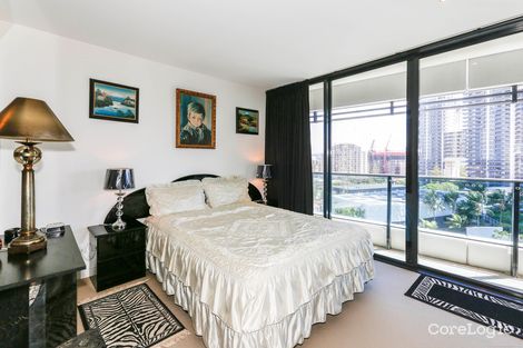 Property photo of 701/1 Oracle Boulevard Broadbeach QLD 4218