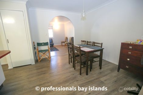 Property photo of 33 Halcyon Street Lamb Island QLD 4184