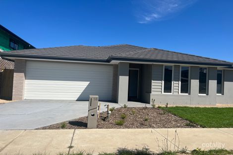 18 Crosswater Bvd, Clyde North, VIC 3978