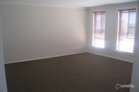 Property photo of 22 Willott Close Eglinton NSW 2795
