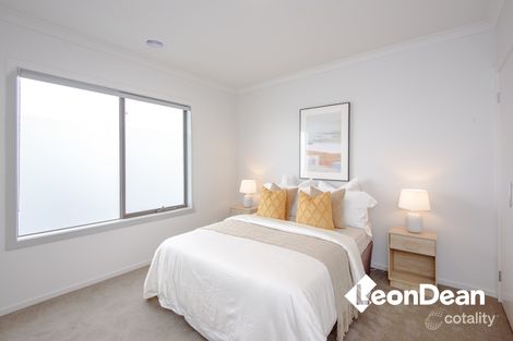 Property photo of 23 Coachella Way Berwick VIC 3806