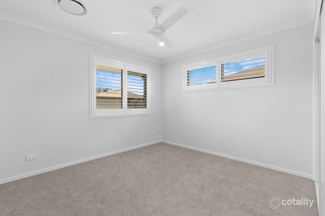 Property photo of 4/12 Gordon Street Labrador QLD 4215