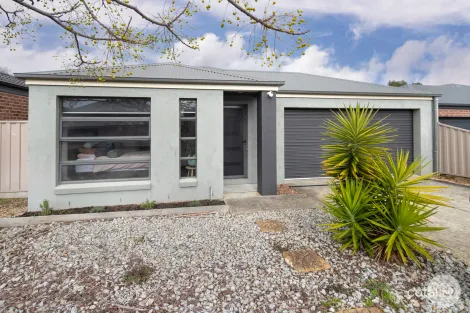 15 Heppner Ct, Sebastopol, VIC 3356