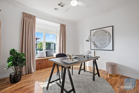 Property photo of 17 Spring Circuit Caroline Springs VIC 3023
