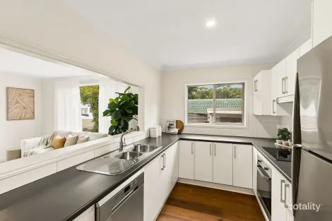 Property photo of 12 Aldinga Drive Wamberal NSW 2260