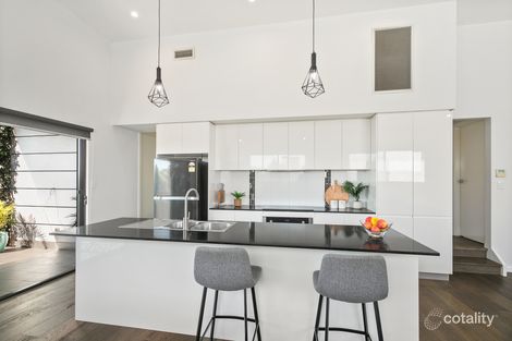 Property photo of 2/153 Shearwater Drive Lake Heights NSW 2502