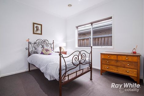 Property photo of 16 Nature Circuit Cranbourne North VIC 3977