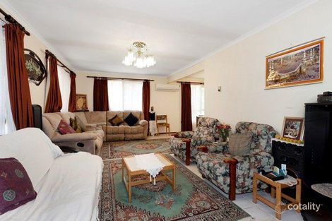 Property photo of 3 Stainsby Close Endeavour Hills VIC 3802
