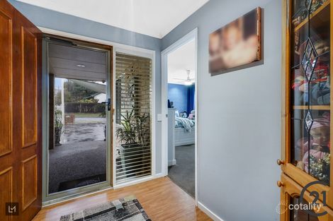 Property photo of 1 Susan Court Cranbourne VIC 3977