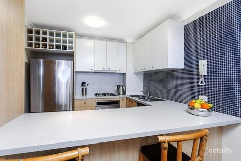 Property photo of 13/11 Kitchener Street Coorparoo QLD 4151