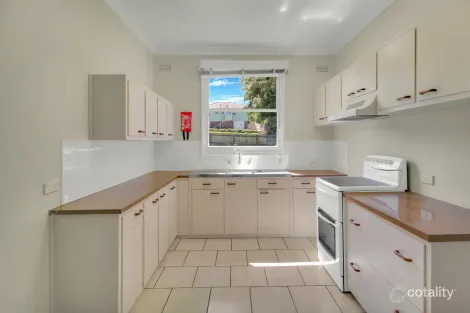 9 London Dr, West Wollongong, NSW 2500