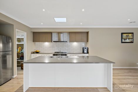 Property photo of 5 Manhattan Drive Officer VIC 3809