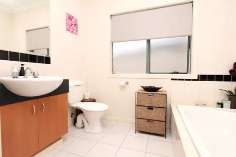 Property photo of 98 Kynoch Lane Maribyrnong VIC 3032
