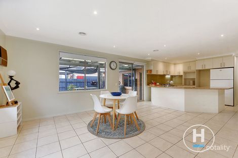 Property photo of 13 Bembridge Mews Craigieburn VIC 3064