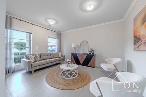 Property photo of 75 Como Parade Clyde North VIC 3978