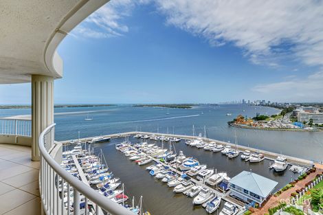 Property photo of 28/19 Oatland Esplanade Runaway Bay QLD 4216
