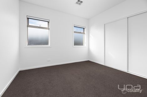 Property photo of 22 Wenlyan Drive Greenvale VIC 3059