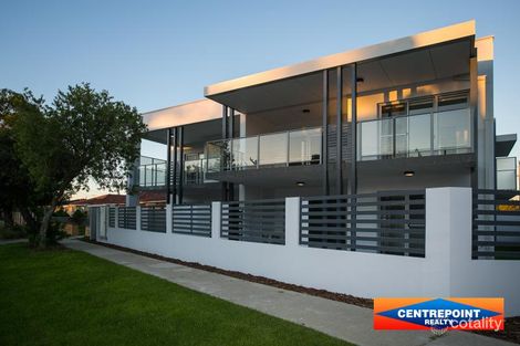 2/18 Wroxton St, Midland, WA 6056