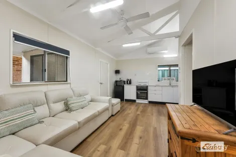 Property photo of 9 Kenneth Place Mannering Park NSW 2259