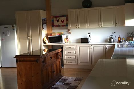 Property photo of 3 Barrets Lagoon Road Rockingham QLD 4854