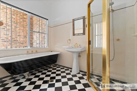 Property photo of 10 Trinity Drive Kelso NSW 2795