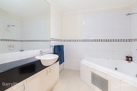 Property photo of 42/18-26 Marlesford Crescent Berwick VIC 3806