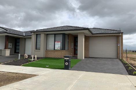 10 Australorp Dr, Clyde North, VIC 3978