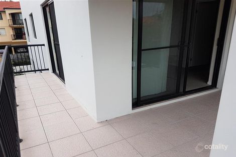 Property photo of 24/15-17 Lloyd Street Southport QLD 4215