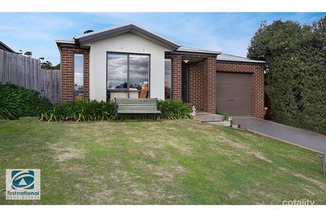 Property photo of 8 Rowan Walk Drouin VIC 3818