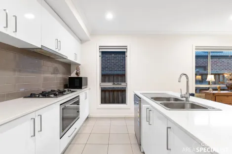 Property photo of 3 Firefly Road Point Cook VIC 3030