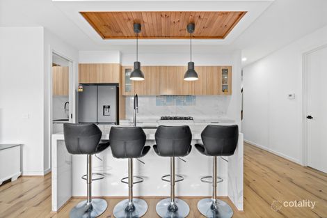 Property photo of 56 Sallybank Crescent Wollert VIC 3750