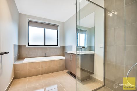 Property photo of 8 Receiver Road Aintree VIC 3336