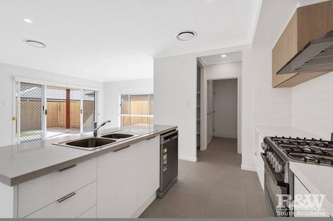 17 Tambor Cres, Pallara, QLD 4110