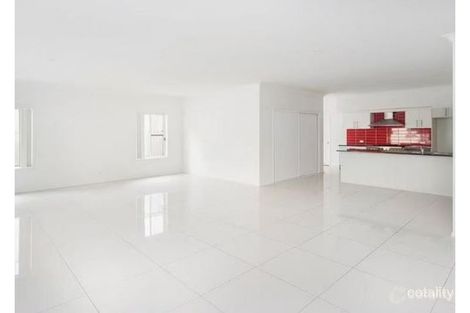 Property photo of 2/28 Compass Drive Biggera Waters QLD 4216