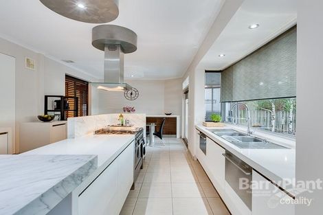 Property photo of 30 Reed Crescent Taylors Lakes VIC 3038