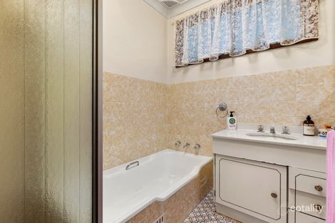 Property photo of 3 Atkinson Crescent Goulburn NSW 2580