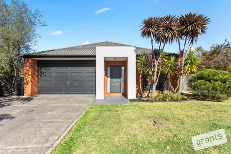 3 Strickland Ct, Pakenham, VIC 3810