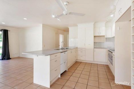 Property photo of 12 Tee Trees Boulevard Arundel QLD 4214